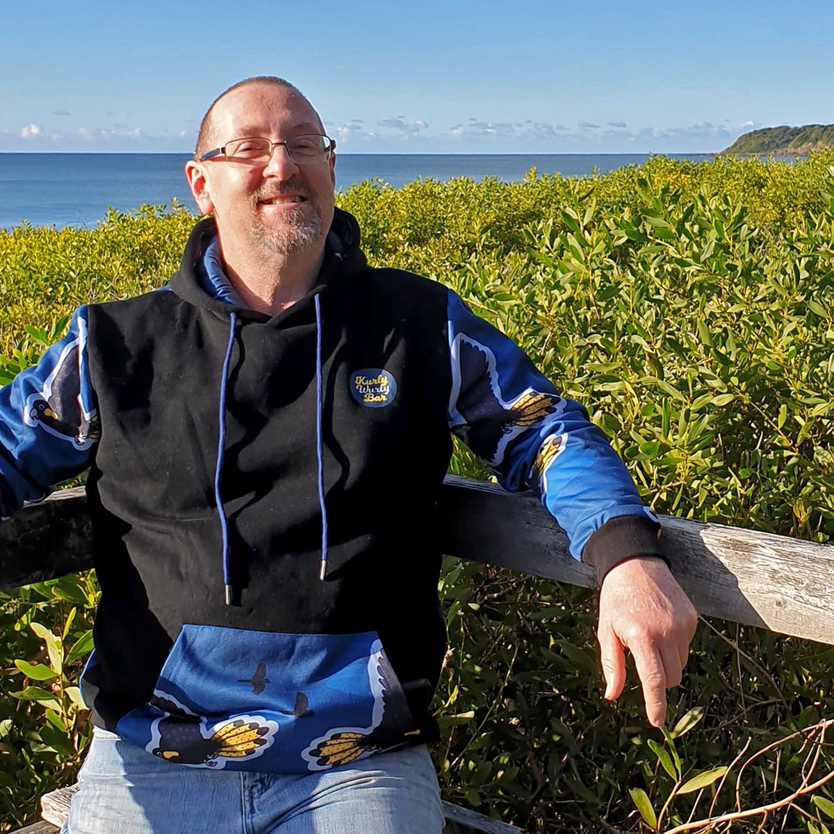 KurlyWurlyBar23's tweet photo. SQUARK! Is that a Yellow-Tailed Black Cockatoo (YTBC) on your back? 🔙
And you look so warm! 🔥
https://t.co/HDTBRdWZxo
#funkyhoodies #hoody #hoodies #yellowtailedblackcockatoos #blackcockatoos #australianillustrator #originalart #aussiebusiness #squark https://t.co/Cnwly1wF8Z