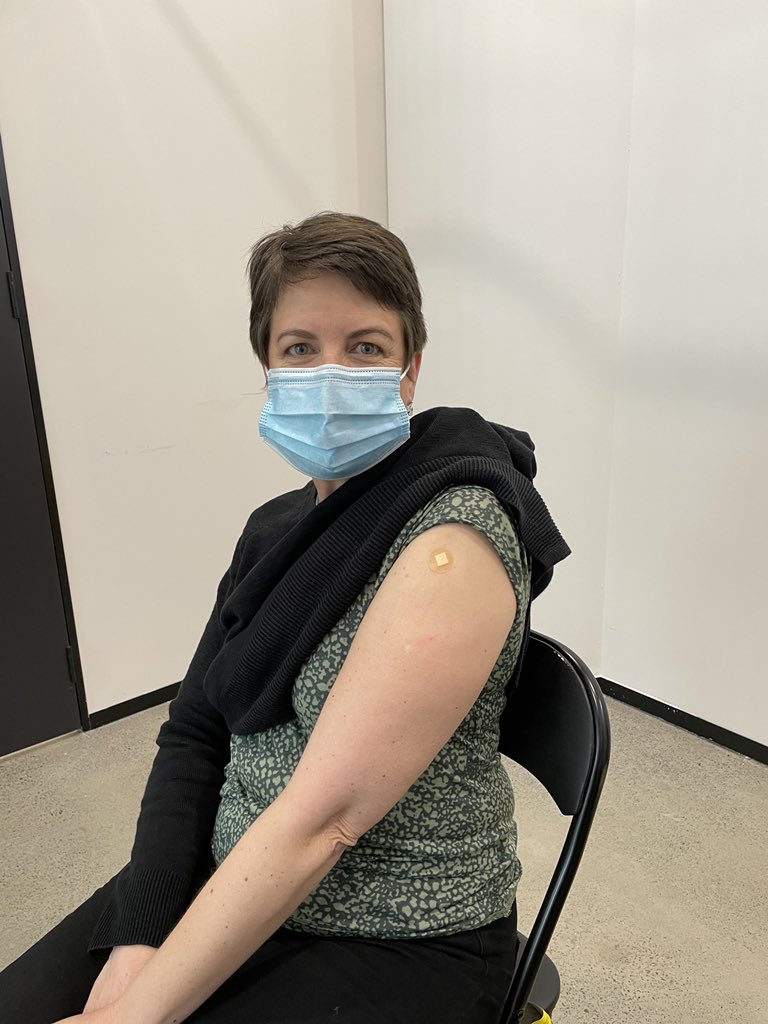 anniemac2121's tweet photo. Two and done. My wider family nearly all complete too 👍#vaccinated #AstraZeneca #astrozuchini https://t.co/o6tWQCdV5h