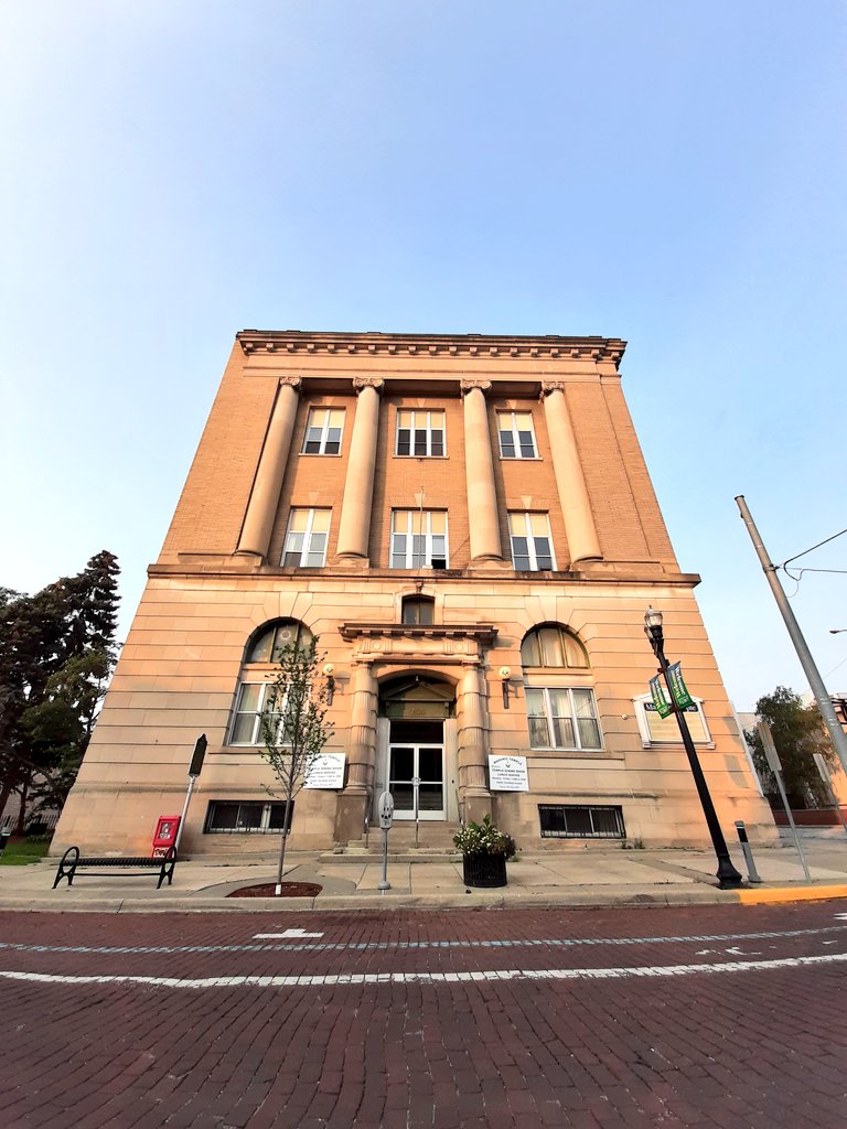 imcorinnemec's tweet photo. Always stop by the local lodge to see my #brethren when traveling, not able to show pictures of the #lodgerooms inside this time, but a classic and beautiful building here in #Flint #Michigan 🙏 #travelingman #widowsson https://t.co/jClgTITyeq