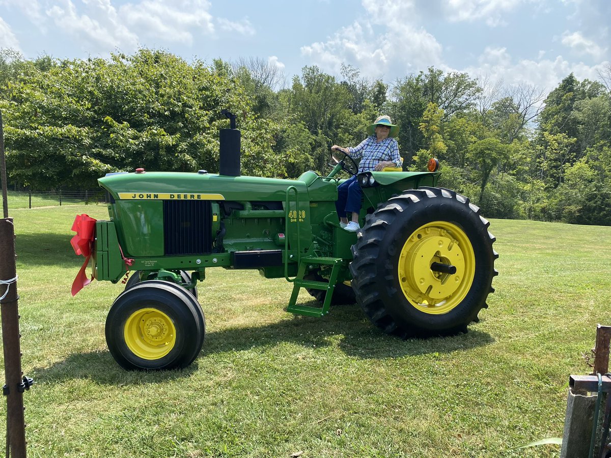 brooke clay taylor tweet media