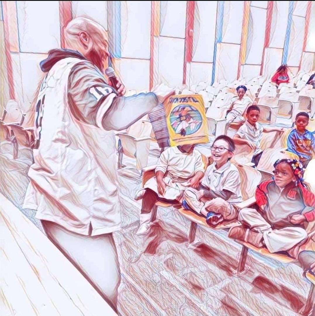 tmason18's tweet photo. #tavondoesitall @nyjets @nflalumnihealth @NFLPAFmrPlayers @TMLTKF @BaltCitySchools #DorothyHeightsElementary #readingtour #TavonMason #childrensbook #childrensbookauthor #booksforkids https://t.co/QPBjsDsCkH