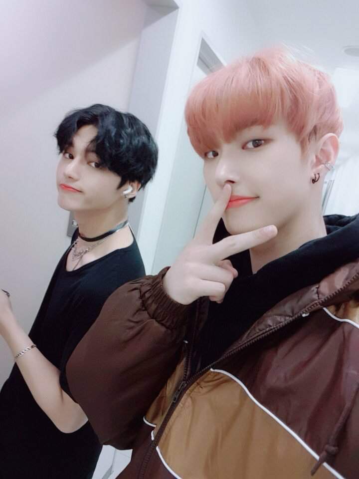 c1hangmin's tweet photo. Happy birthday etiz's princess. Let's be happy together till one of us d word.

( @urmingi @mingkiv ) https://t.co/c3bKq0gIrn