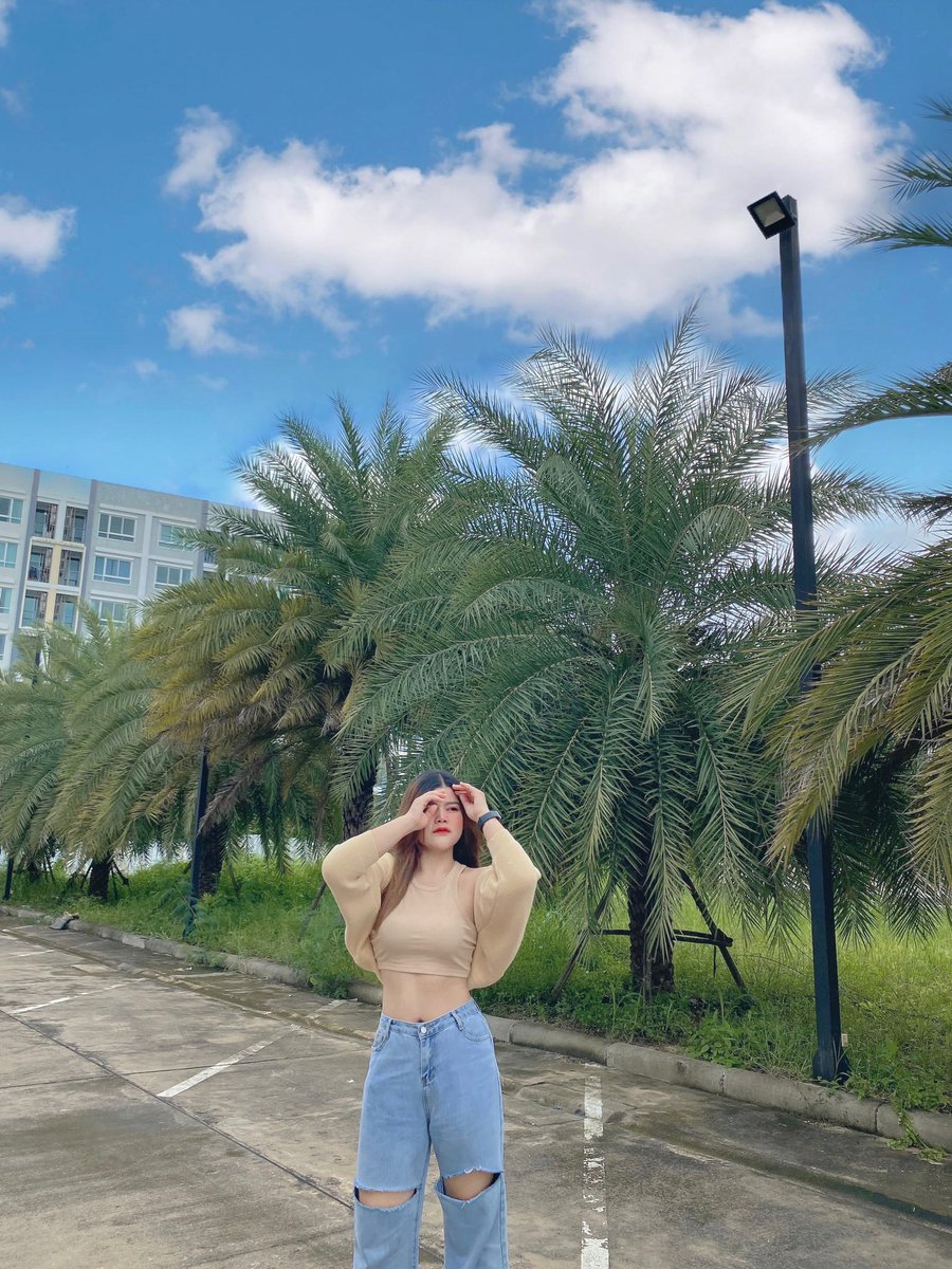 apple12997243's tweet photo. มองหน้าเธอเห็นอนาคต 
มองหน้านายกไม่เห็นอะไรเลย. #แคปชั่นกวนตีน https://t.co/En3RFk5XbE