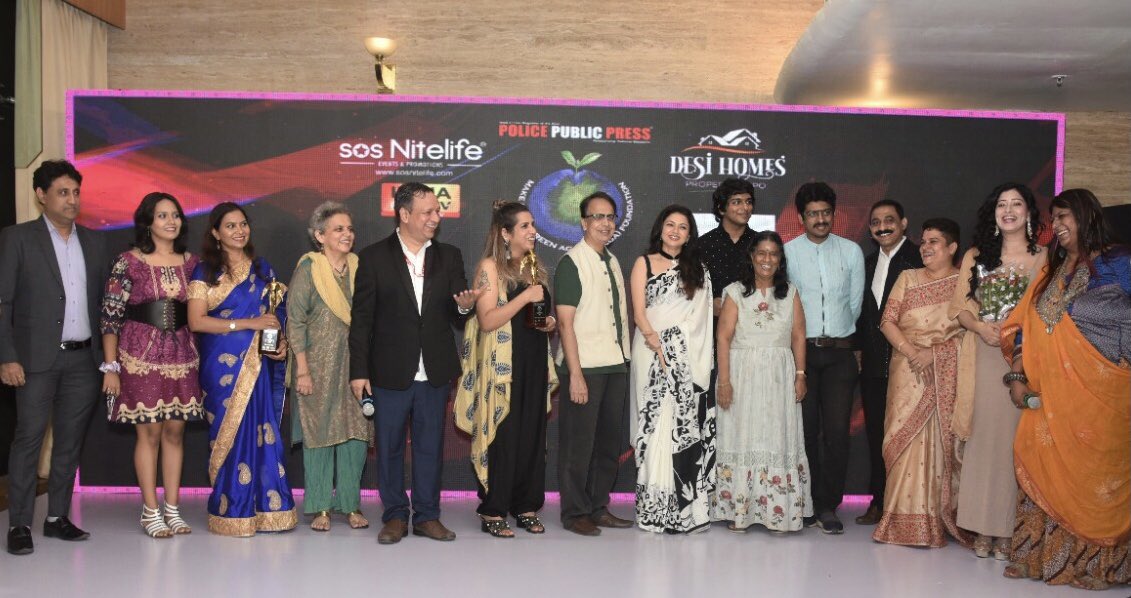 LakshmiRIyer's tweet photo. Honoured to be awarded with the 'Women Empowerment Icon' Award at the MEGA Achievers Award from the Make Earth Green Again MEGA Foundation! @AnushaIyer_
#MakeEarthGreenAgainMEGAFoundation #MEGAAchieversAward #MEGAAchievers #Naarad #WomenEmpowerment #Icon #TreePlantation #Tree https://t.co/ZvZMeTbRvg