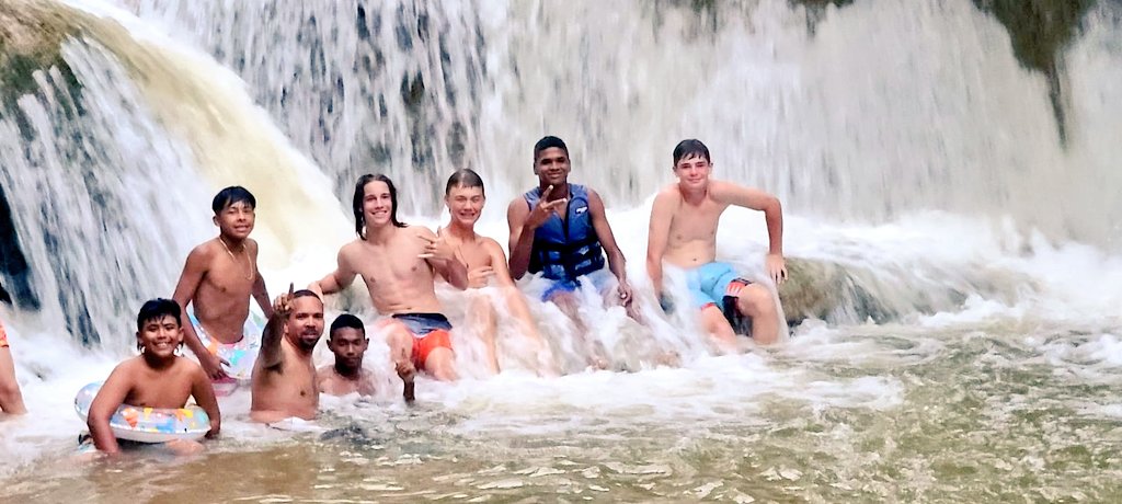 annieortiz246's tweet photo. Hello from the DR🇩🇴 on day 5

There was sooo much going on today!! Games, sightseeing, playing in the rain, and waterfalls💦

Here are my favorite pictures 📸
#Baseball #Beisbol
#GodisGood #OBFstrong https://t.co/6Tly87GZJm