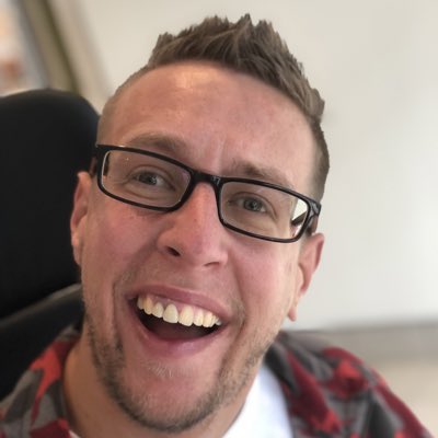 JustinKoenig13's tweet photo. ThankYou Carolyn .@ChattersHair for another #StyleHappy haircut ! I’ll see you again September 5th! Look uncle .@TimHortons doesn’t she do an AMAZING JOB?!#NewProfilePic https://t.co/WpxnQzDmQM