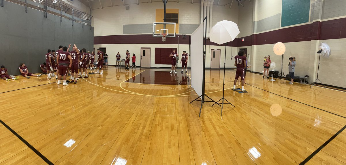 FB_Bulls's tweet photo. Recap from week 1 of Fall Camp:
✅ Practice
✅ Parent Meeting
✅ Media Day
Excited to get back at it tomorrow afternoon.
Week 2 Preview:
-Athletes report at 3:30 Mon-Thurs
-Scrimmage Friday @ Saginaw HS
#BullsUpHornsDown https://t.co/iwB8KonW9L