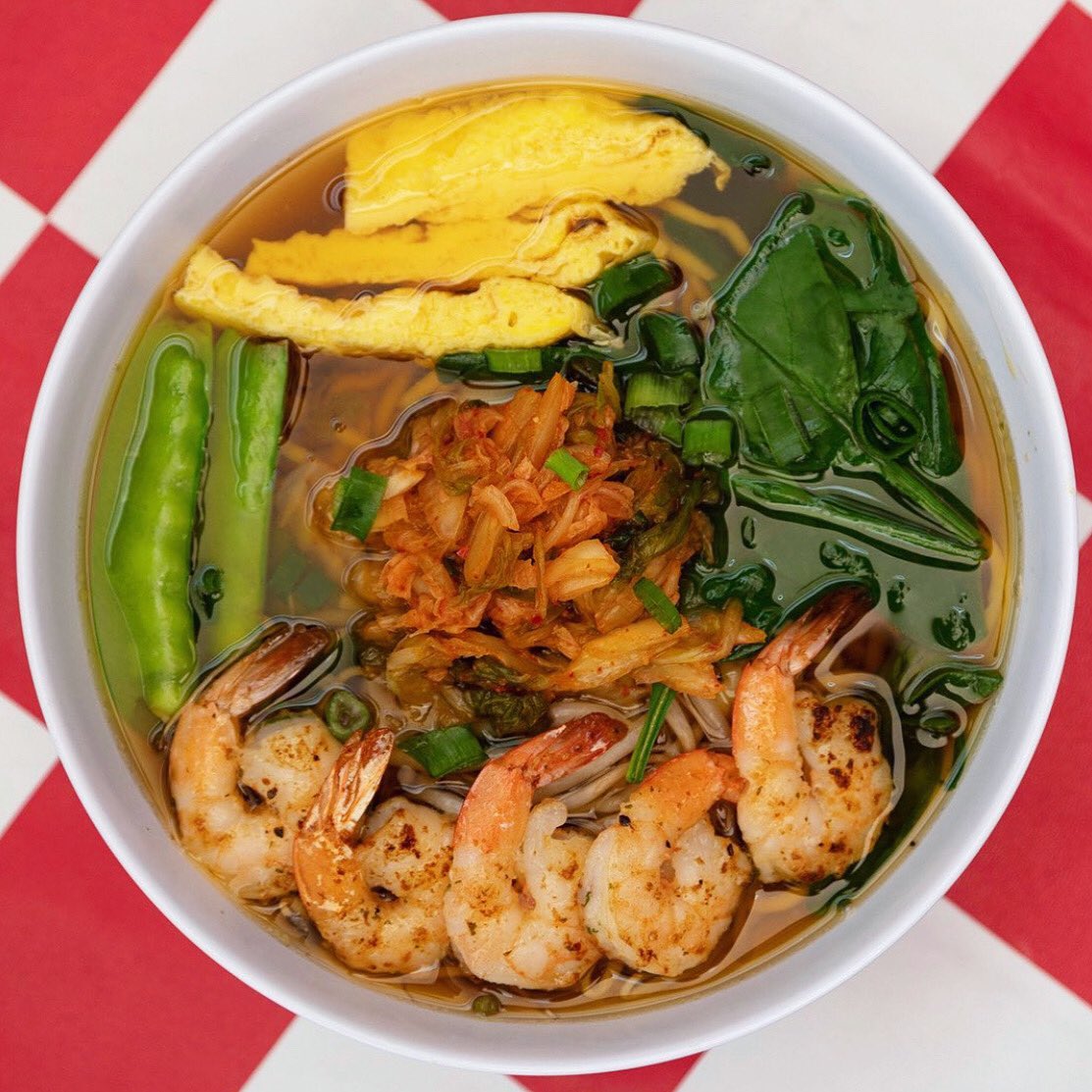 🍤Have you tried the Garlic Shrimp Ramen from Big City Diner? This big bowl is topped with egg, kimchee, bean sprouts, spinach and green onion! 🍜 @BigCityDiner