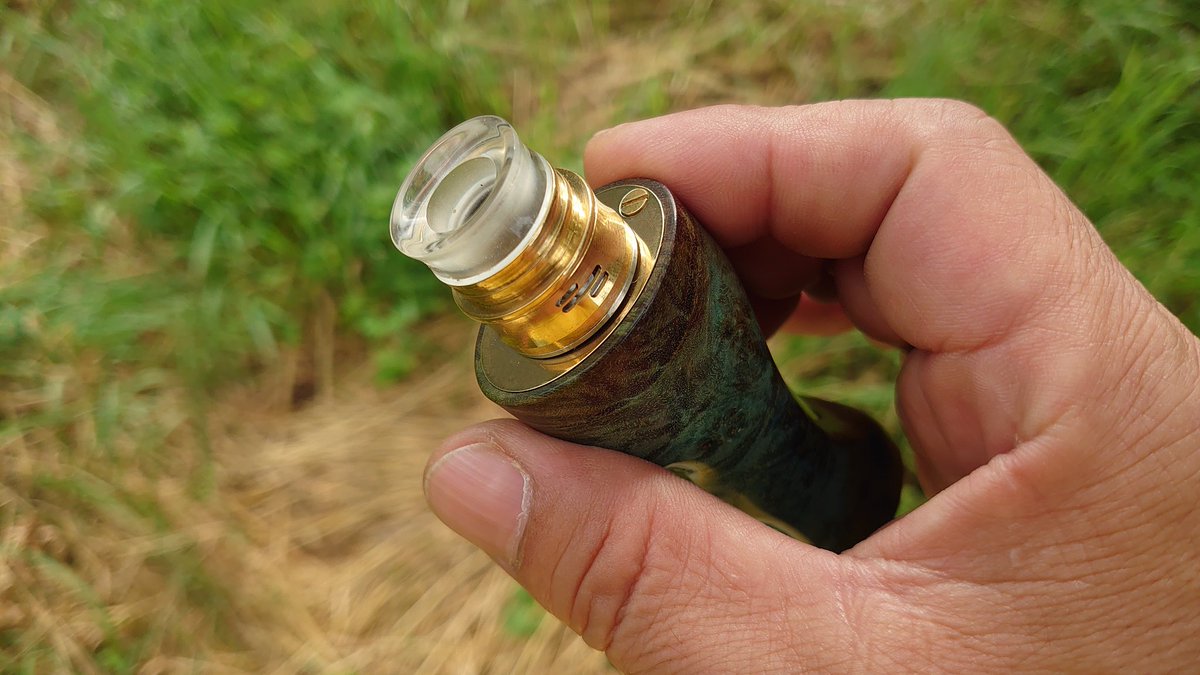 CebrjowHwScHCkj's tweet photo. 皆さん、おはよっチェ😆👍今週も宜しくご安全に。🙇💦#paragonmod + #VERTEXJr V2 RDA + #PHドリチ 😋👍 #VAPE #vape好きな人と繋がりたい #VAPE好きと繋がりたい #VAPE初心者 #EtheriumMod #Stabwood https://t.co/MdMM4a34dy