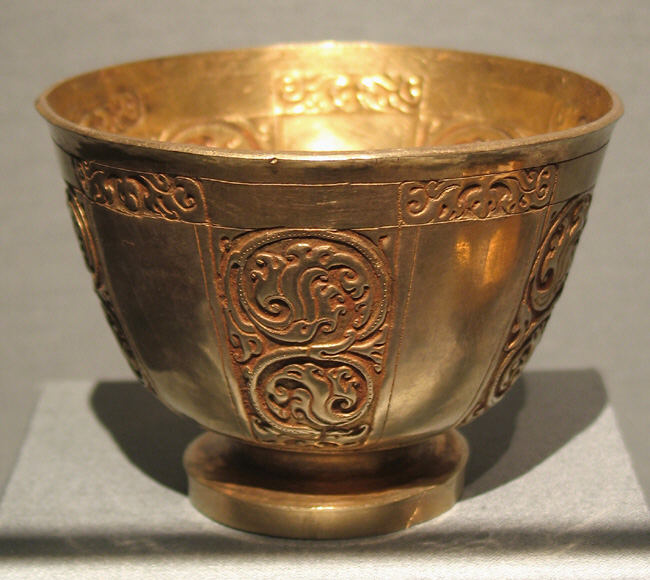 Medivesper's tweet photo. Gold items from Java: arm band with mask, fish ring, and foliated cup, 8th-10th century, Indonesia

https://t.co/FkT457QaYX
https://t.co/qp94wiLDXX
https://t.co/90fOu0bF6S https://t.co/QWFGMPSfOC