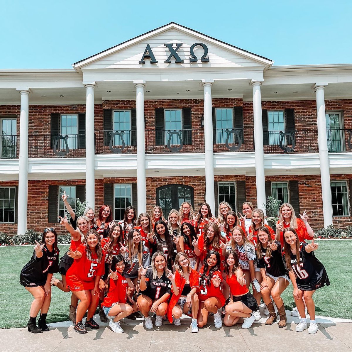 ttuaxo's tweet photo. BACK & BETTER THAN EVER ๐The countdown is ON to meeting you, MC โ21! ๐คฉSending lots of love to our seniors because tomorrow kicks off their last work week & recruitment! โก
โ
#xoxoaxo #ttuaxo #techrec21 #ttu24 https://t.co/xBVFCVG3IF