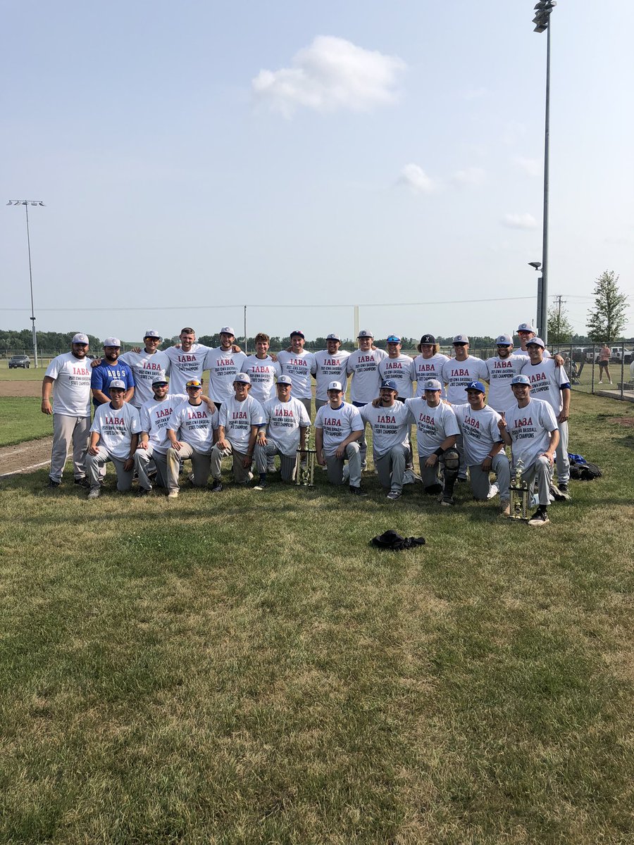 WHogsBaseball's tweet photo. Hogs make it interesting in the 9th by giving up a grand slam but @ParkSanchez15 does what he has done his entire career and gets the job done hogs win 5-4! Your Walford Hogs are State Champs!! https://t.co/OvLpKYgPzp