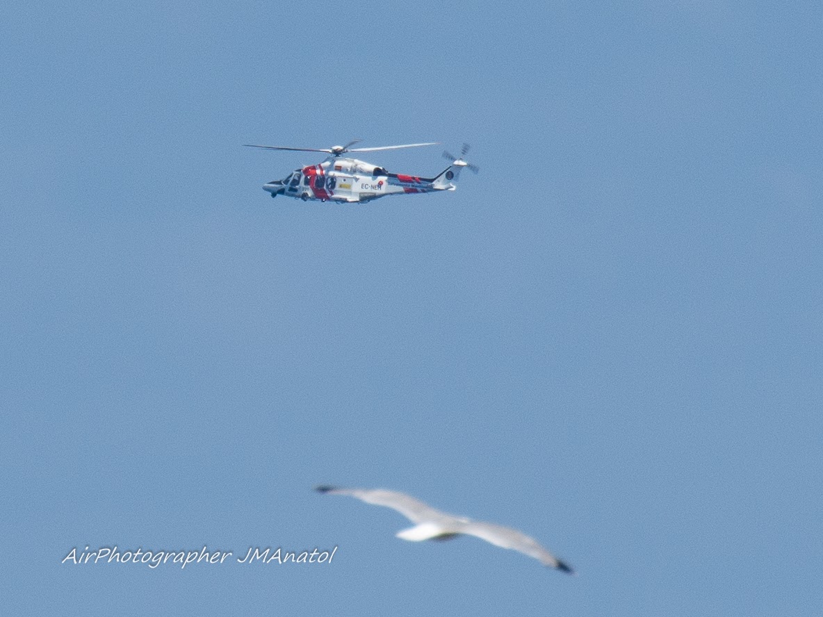 jmanatol's tweet photo. #BuenasNoches
No vuelas solo aunque tú no le veas y tampoco navegas sólo
La gente de @salvamentogob con sus embarcaciones y medios aéreos como este @HelimerWeb @LDO_Helicopters #AW139 están en alerta por si les necesitas
#aspas #rotor #Sasemar #SAROffshore https://t.co/b8RGBjxN69