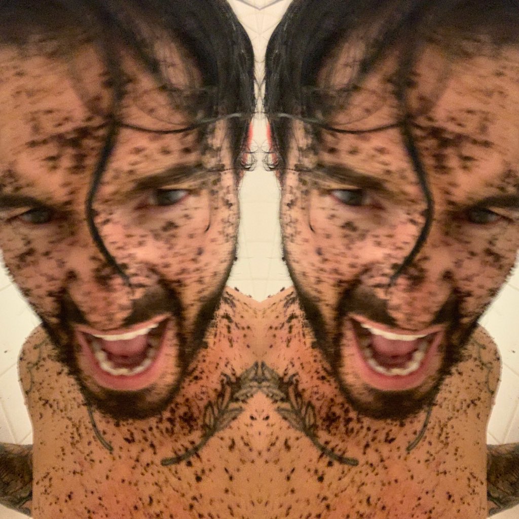 thundertaxi's tweet photo. Coffee scrub #chaos https://t.co/xIBDV1XVBe