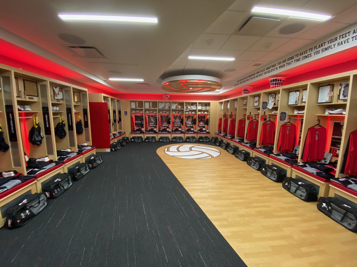 TTU_EQUIPMENT's tweet photo. It’s go time for @TexasTechVB! #WreckEm https://t.co/D2vnp6JlxY