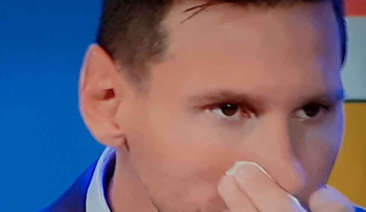 AraceliAguilarM's tweet photo. #adiosmessi @ClubBarcelonaAt
@carolfallas2010 @memoalegret
#TuslagrimasSonTanGrandes...
#ComoTusVictorias..😍😍😍 https://t.co/Uyj67aGbkX