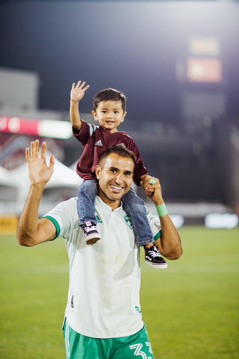 Steven Beitashour tweet media