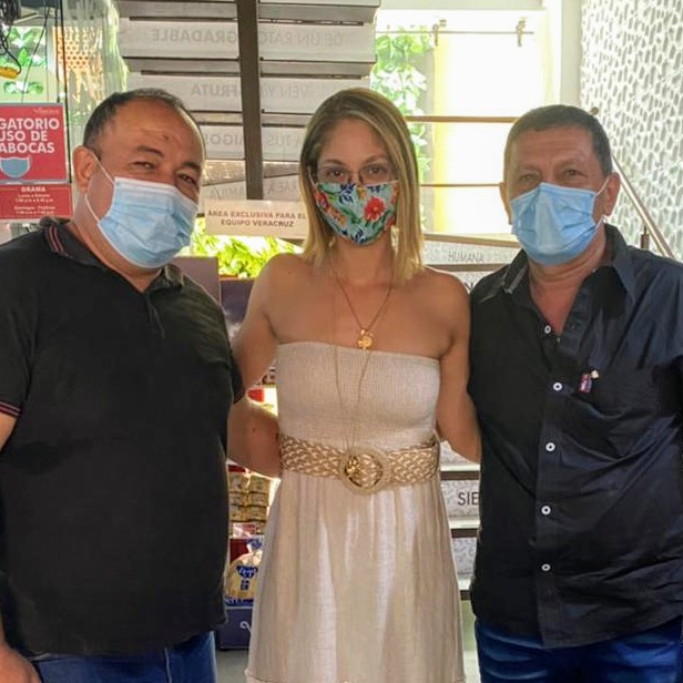 JenniferAriasF's tweet photo. Bendecido domingo para todos, ojalá hayan disfrutado en familia.

Ya en #Villavicencio escuchando las necesidades de la comunidad, recibiendo ideas para gestión de proyectos y buscando soluciones a los problemas que los tienen intranquilos.

#TuVozEnElCongreso https://t.co/TCILBaIIEy