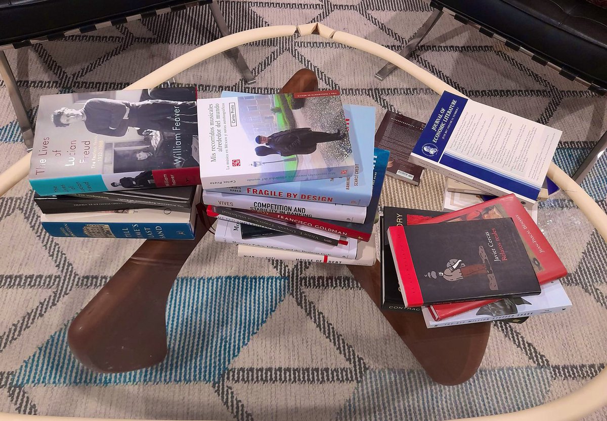 ArturoHerrera_G's tweet image. Terminé de seleccionar mis #lecturas de carácter “inmediato”.  Unas son para mi clase y otras son de #literatura. Todas ellas hechas por gusto y con el entusiasmo de lo que me puedan deparar.