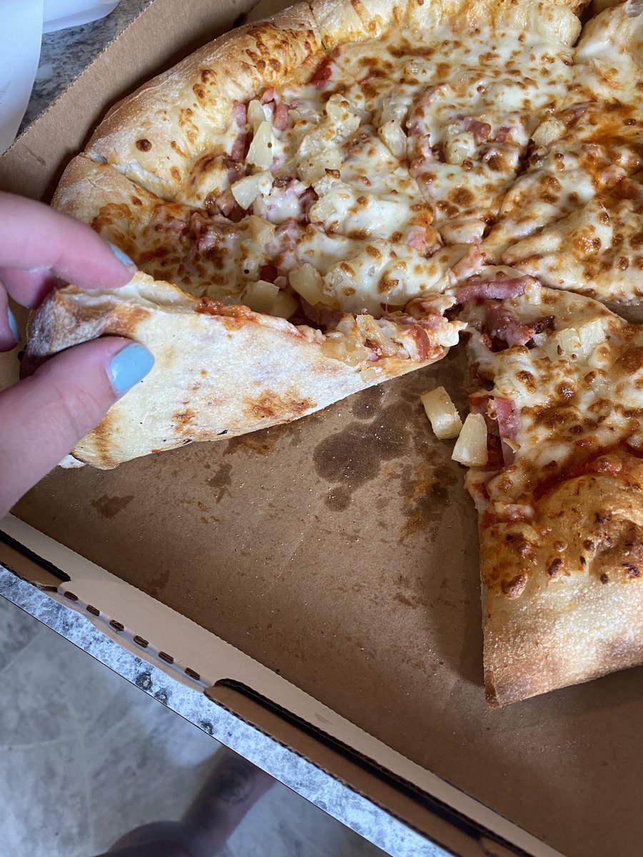 Hey <a href="/PapaJohns/">Papa Johns</a> - I TOLD you not to fuck it up 😤😤 now here we are #heartbreak #pizza #disappointed #papajohns #thereckoning