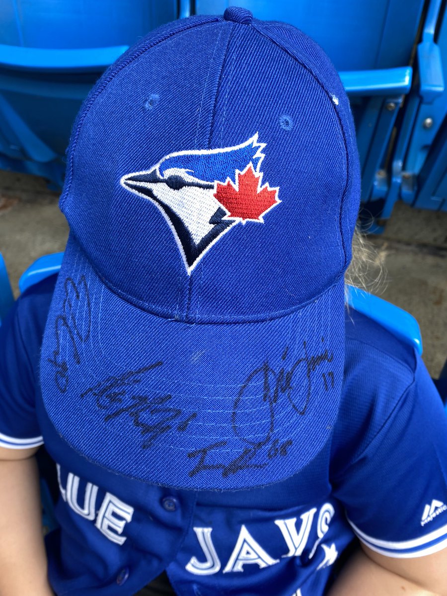 mscsammut's tweet photo. @maddiecholette @Alek_Manoah6 @BlueJays That is my daughter’s hat that Romano just finished signing. Such a great a game today! https://t.co/th0XwIo2VB
