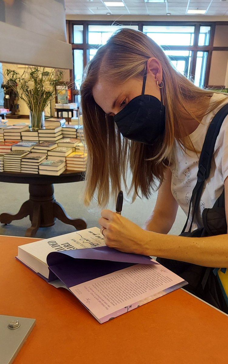 BNSantan's tweet photo. Author Alyssa Colman came in to sign her book called The Gilded Girl! It's a magical adventure full of spirit, talking cats, and the power of friendship!
.
.
.
#bnsantan #bn0235 #petescottbnvp #book  #bookworm  #readingislife #booklover #newreads #werecommend #kidsbooks https://t.co/8b8iFXQpdb
