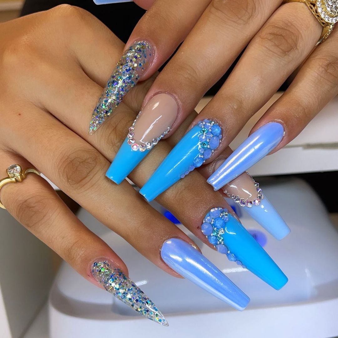 Those end of summer blues 💙

Inspo: nailsyulieg
Shades: Blue-tiful Smile, Angel from Above #lechatnails #madeinusa