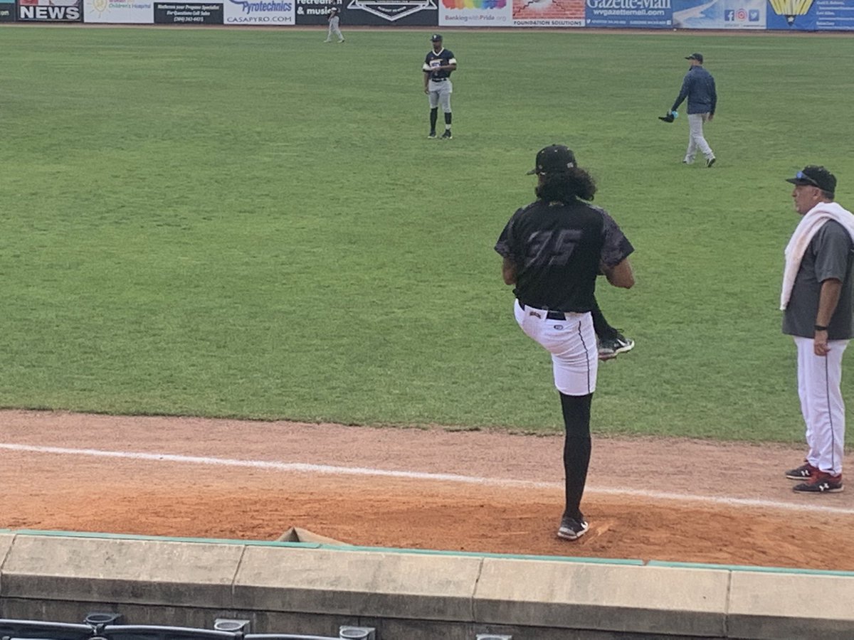 AmbassadorRico's tweet photo. @wv_power @yorkrevolution Was a good game.   I was there.  #wvpower https://t.co/R8AWujC4G0