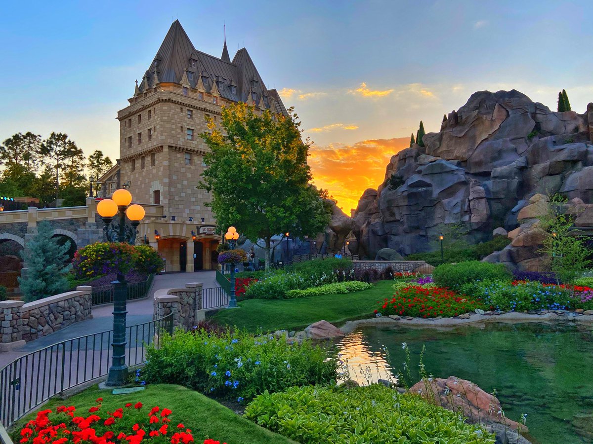 Who's up for the challenge to make this in <a href="/PlanetCoaster/">Planet Coaster 2</a> ? I'd love to see some1 make it, this is located in @disney World, FL, U.S. if any1 can u all can!!

<a href="/Silvarret/">Silv</a> @PaulsLeyGaming <a href="/SimplySavanahYT/">SimplySavannah</a> <a href="/BeezyBuilds/">Beezy_Builds</a> <a href="/JontiSparrow/">Jonti Sparrow</a> <a href="/sdanwolf/">Sdan</a> <a href="/justGoron/">justGoron</a> <a href="/nimzhul/">Jesus</a> <a href="/Wikz12/">Wikz</a>