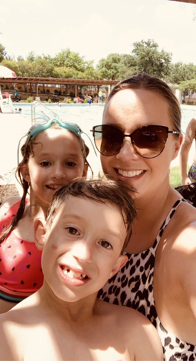 Pool days are our favorite days #fieldssummerselfiechallenge