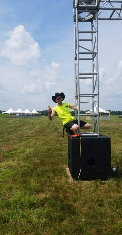 dj_reagent's tweet photo. First festival of the Year https://t.co/er3i9PRNEf