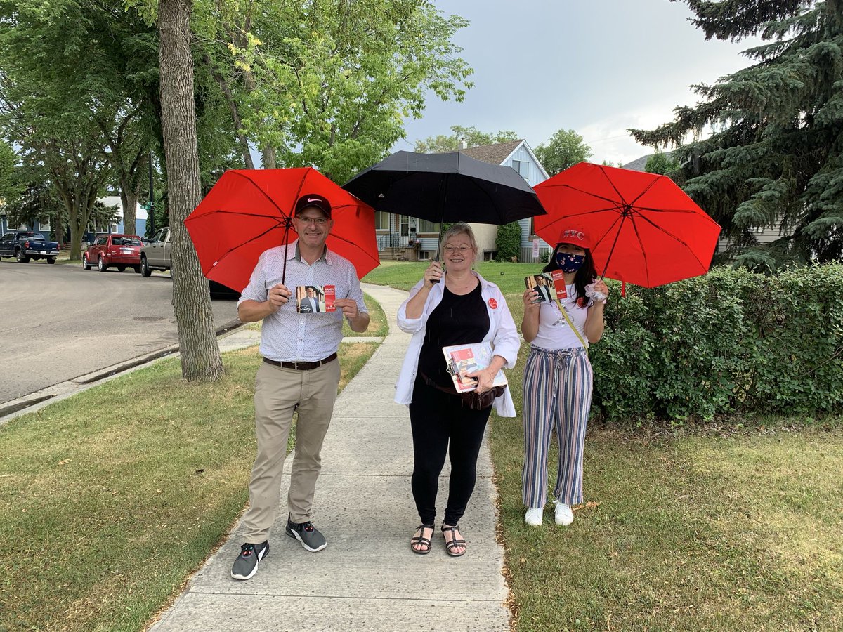 C_Yegani's tweet photo. Great weekend on the doors! #RandyB4MP #LPC #yeg @R_Boissonnault #GoKnockDoors @EdmCntrLiberals @liberal_party https://t.co/2nwKmiMRit