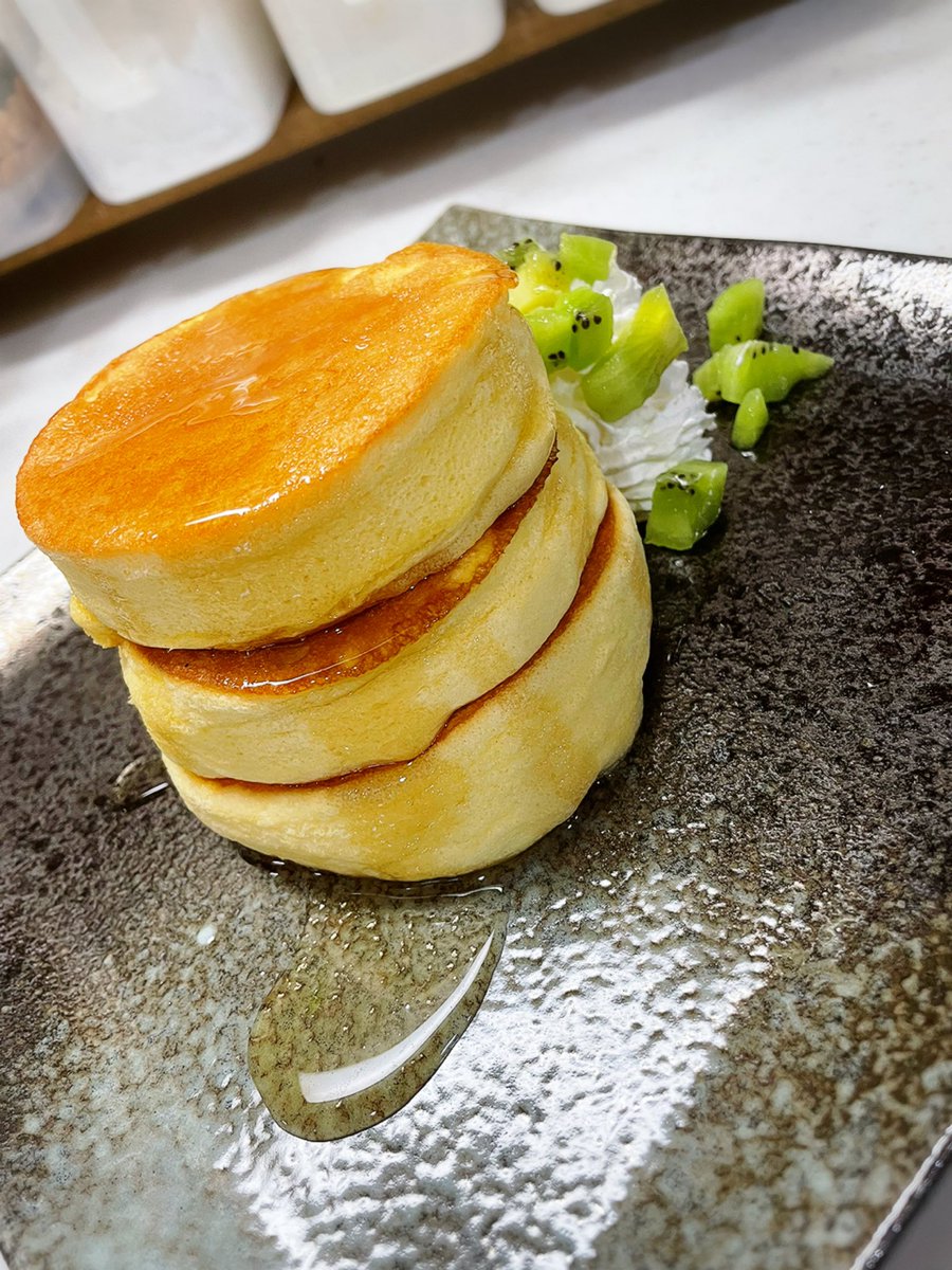 カフェ風パンケーキ ٩ ˊᗜˋ و んー1週間まるっとパパもお休みや もぃ3のイラスト カフェ風パンケーキ ٩ ˊᗜˋ و んー1週間まるっとパパもお休みや もぃ3のイラスト