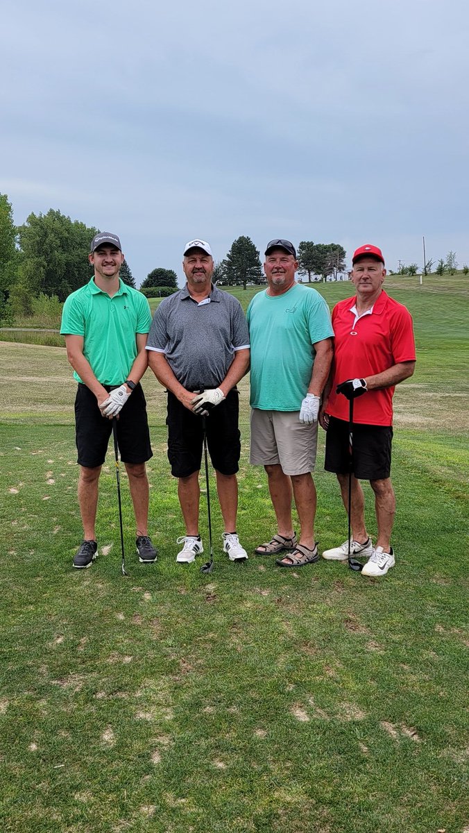 Stuhr's tweet photo. Our 3rd place team with a score of 59 (13 under).  There was a four way tie for third, and they won the tie break.  Eric Tonniges, Doug Tonniges, Jeff Obermier, Dan Kucera. @EDT_30 

Congratulations on a great round. https://t.co/2VjbpGBFpN