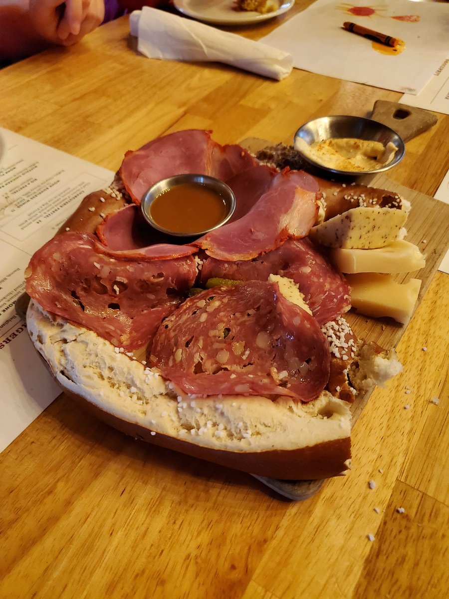 MichelleTuite1's tweet photo. @TheNotoriousEEG Had this charcuterie that used a large pretzel as its base. Really delicious. https://t.co/B6hj32CvtO