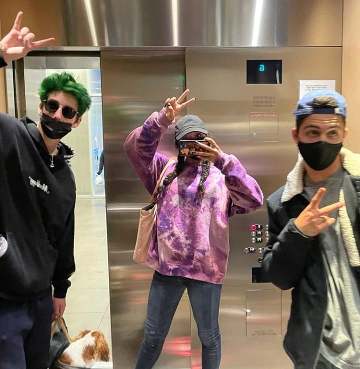 UpdatesManheim's tweet image. 📸 | Milo via Instagram de Chandler Kinney