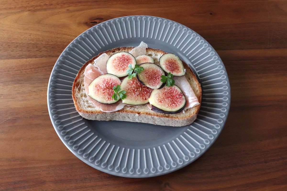 りえぱん على تويتر 憧れの食べ方出来ました 自家製イチジクと生ハムをのせて プランターのイタリアンパセリを散らしみました 塩気と優しい甘さ 鼻に抜けるイタリアンパセリの相性は 黒イチジクのサルタン 今年の初収穫です 家庭菜園 果樹栽培 イチジク りえぱん على تويتر 憧れの食べ方出来ました 自家製イチジクと生ハムをのせて プランターのイタリアンパセリを散らしみました 塩気と優しい甘さ 鼻に抜けるイタリアンパセリの相性は 黒イチジクのサルタン 今年の初収穫です 家庭菜園 果樹栽培 イチジク