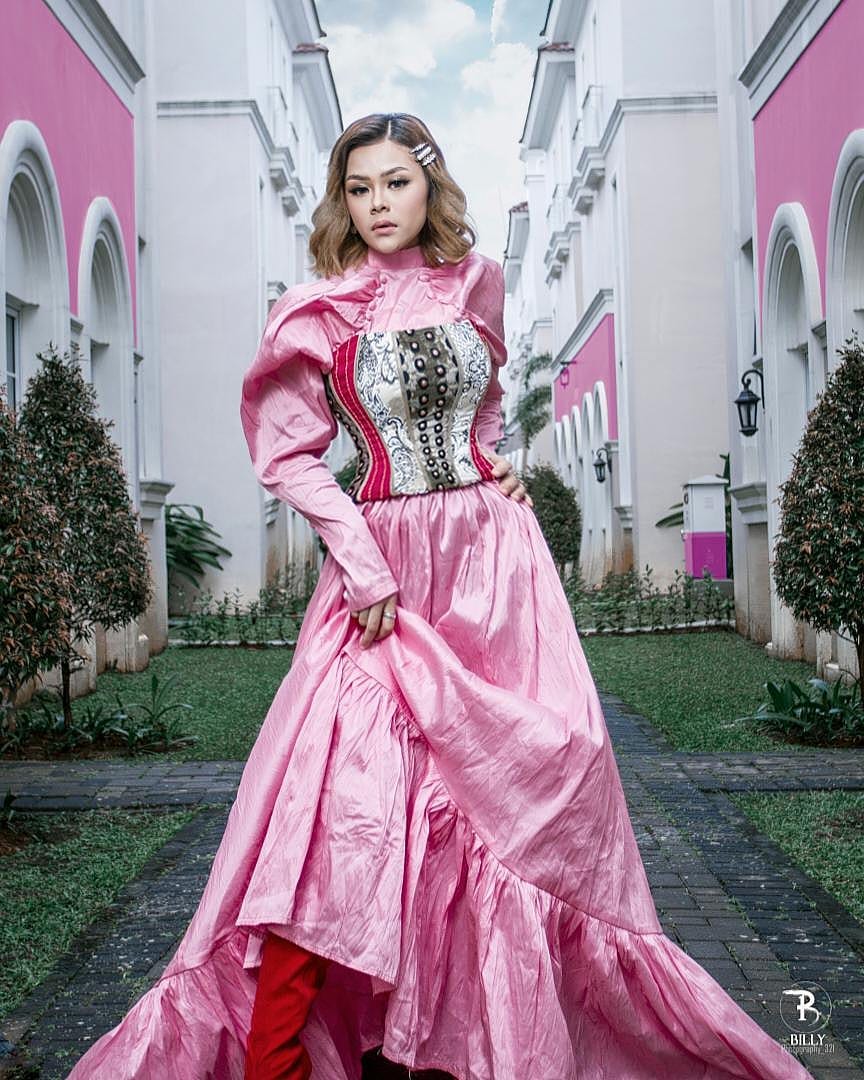 Spanyol Girl, Chica encantadora”