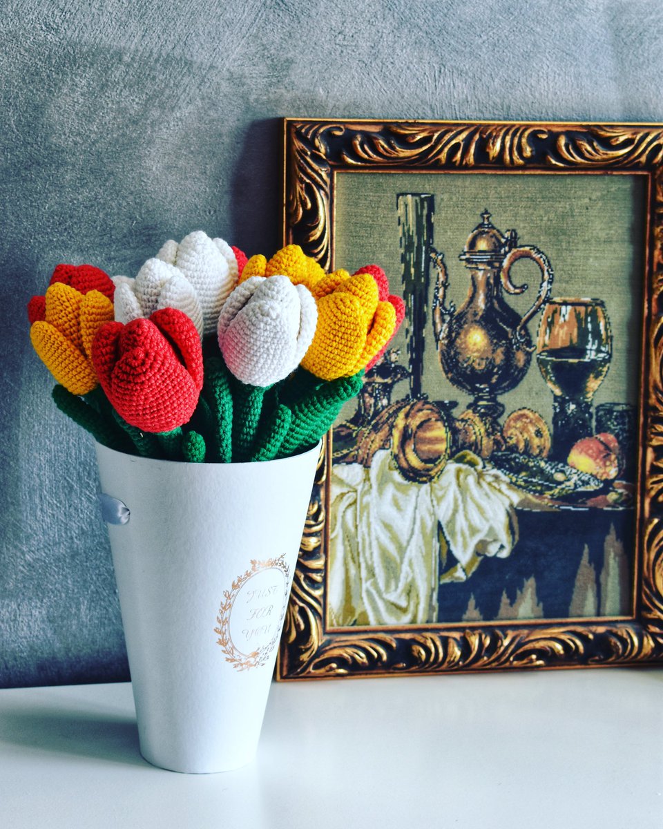 KnotltdT's tweet photo. #crochettulip #crochet #tulip #amigurumi #bouquet #springflower #etsyshop #etsy #homedecor #Easter #photossesionprop https://t.co/2KQxCnc38k