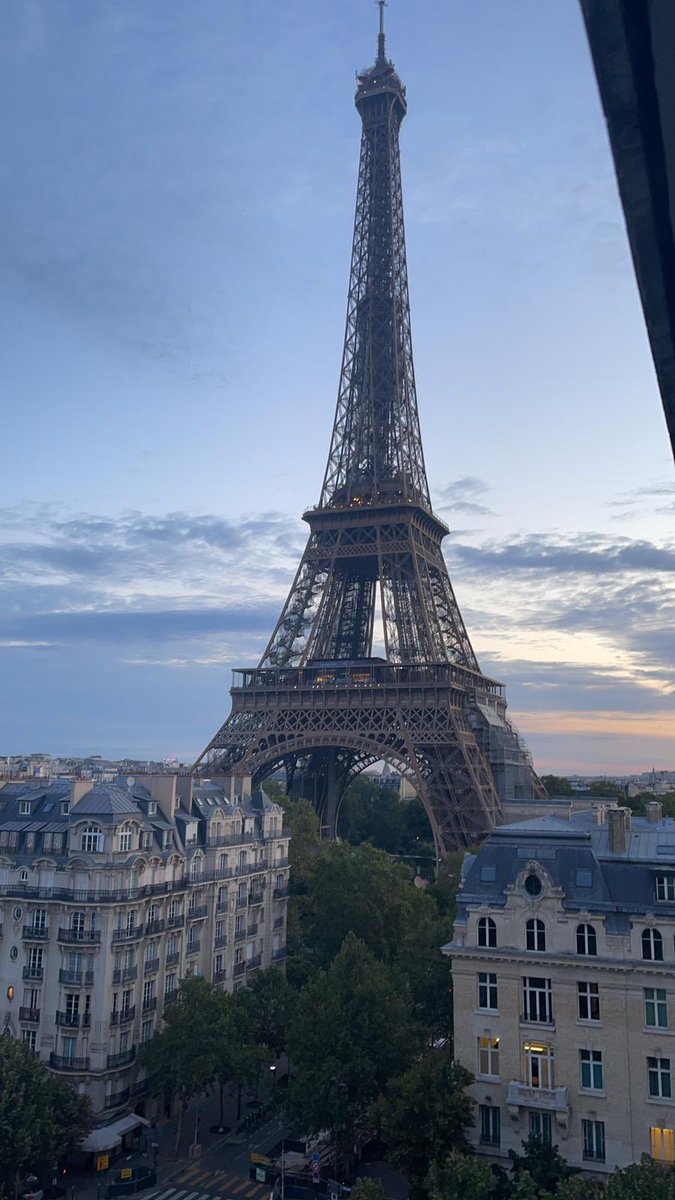 nicolas88batum's tweet photo. De retour ! 🇫🇷 https://t.co/WUdYFtl8LT