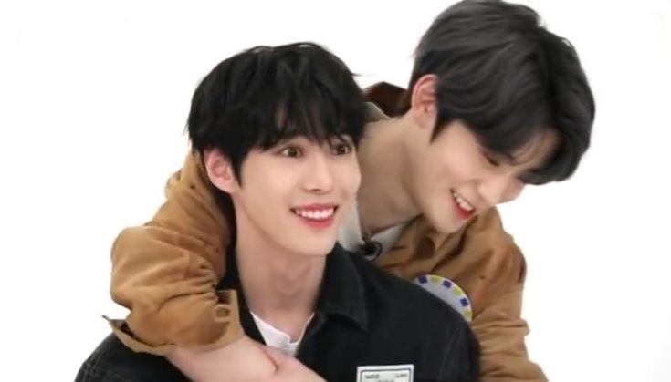 กอนอ☁️🐋지성~~ tweet media