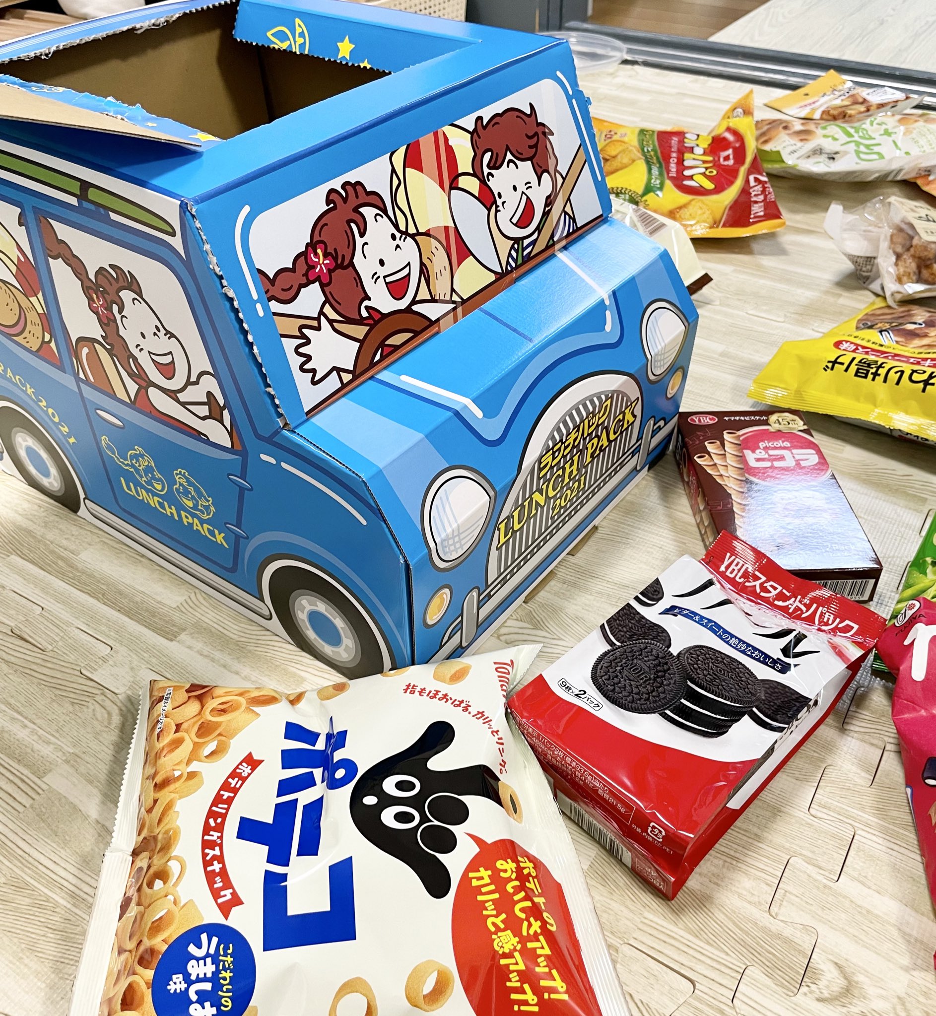 おもち育児アカ 山崎製パンさん Yamazakipan Cp のお菓子のびっくり箱が当選しました 子供達 ２２個のお菓子に大絶叫 サンタさんよりすごい 言うてます T Co An4lewds9c Twitter