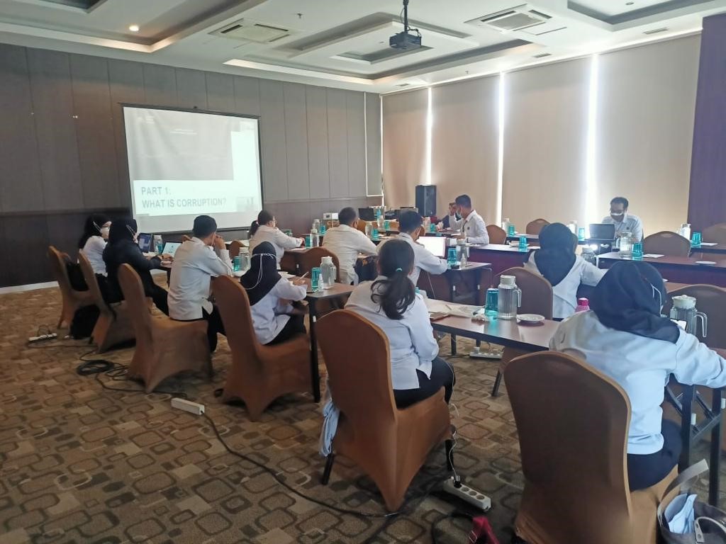 AusBorderForce's tweet photo. ABF hosted the sixth and final webinar episode on corruption with Indonesian & @ASEAN border and law enforcement agencies. By strengthening border integrity and building robust partnerships, together we can fend off corruption and close exploitable gaps #Strongborderstogether https://t.co/YuTF9b1Xlt