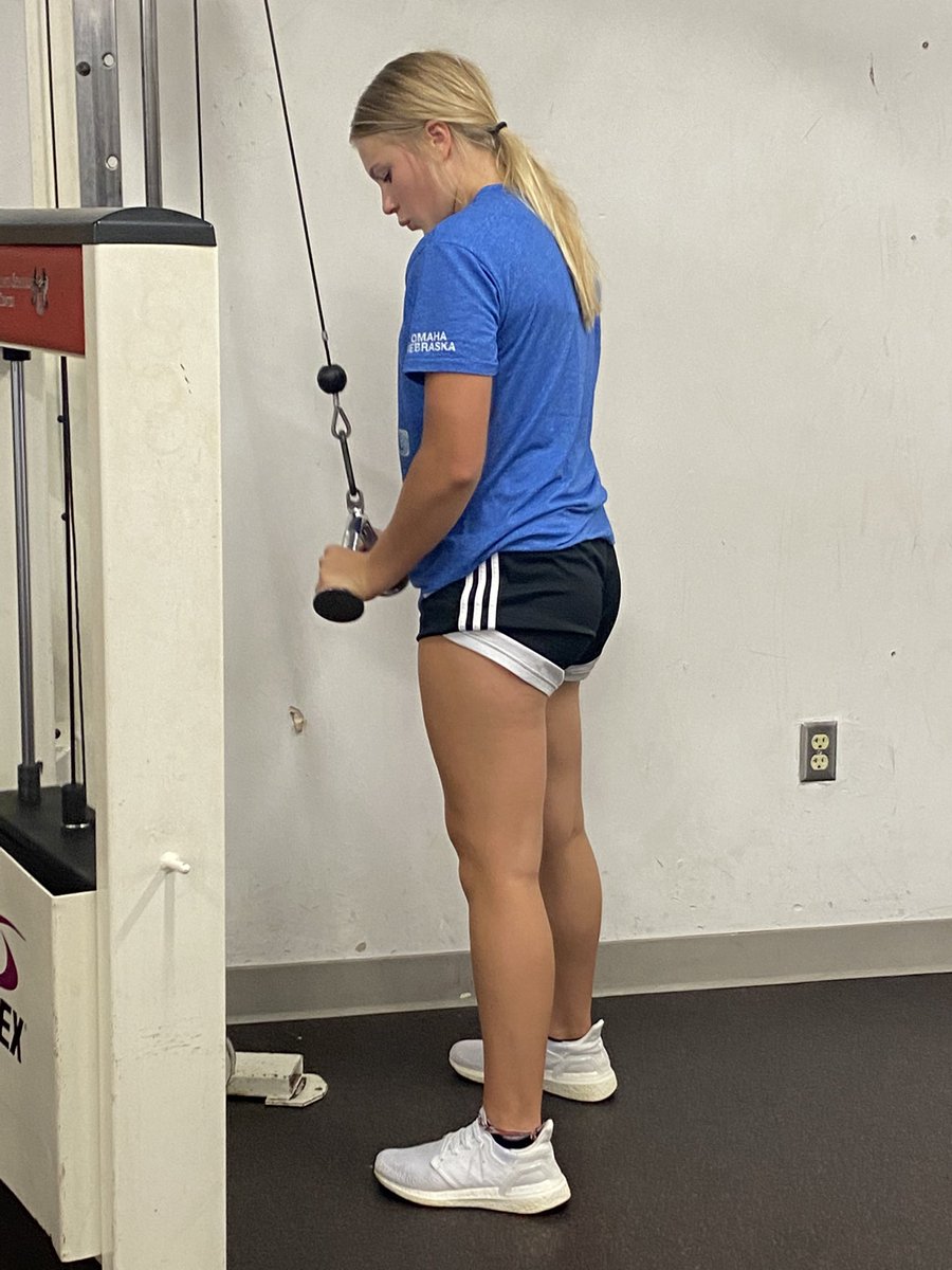 @chloe_haberman has been putting in work in the weight room. Watch out come February when she is cleared. #ACLrecovery #BEAST #Mindset #HittingBombs 🥎 🏀 @WestsideSball  @westsidegbb