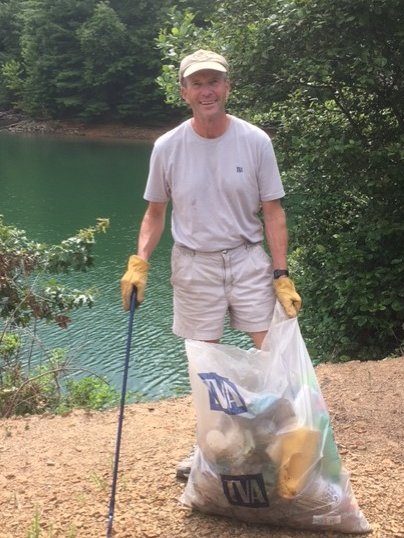 rmcowdrick's tweet photo. Weekend cleanup at Michens Branch, Lake Hiwassee, NC.
#getoutside @tva #lakehiwasse #publiclands #thegroundskeepers https://t.co/VrBhXoWr8K