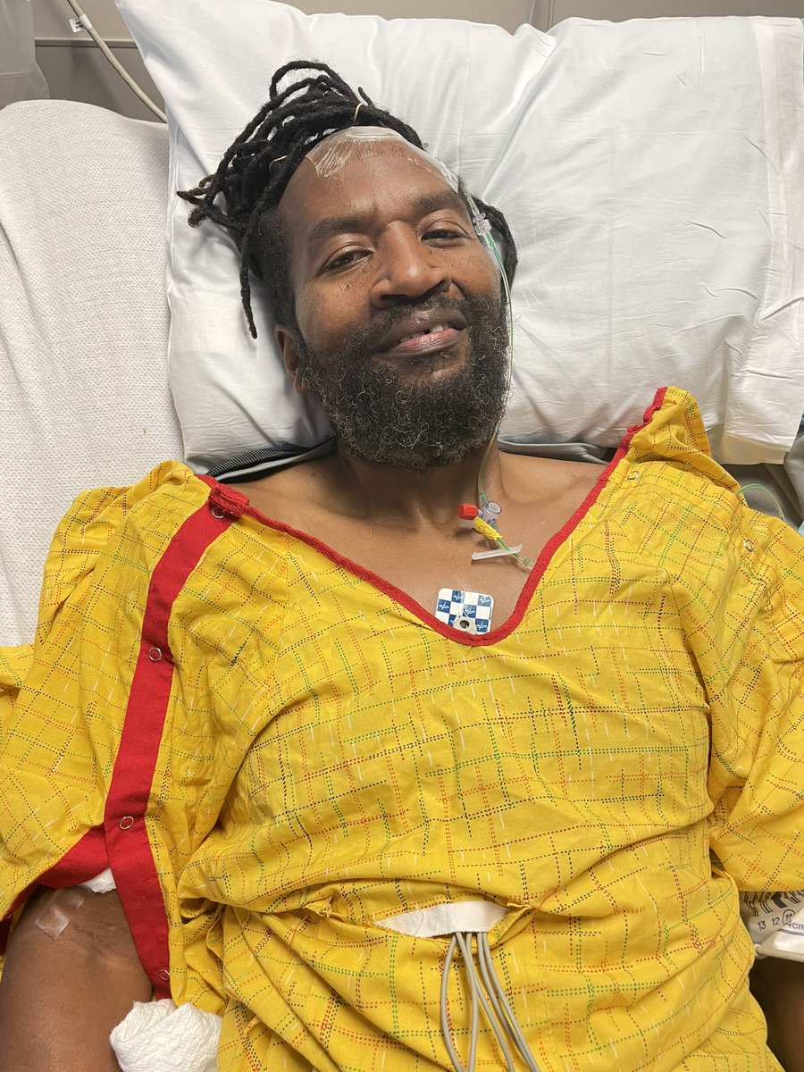 Kingmcclure22's tweet photo. For those who haven’t heard, my pops had a stroke last week and has been fighting for his life in the icu ever since. Please keep my family in your prayers and if you would like to consider making a donation, I’ll put the link in my next tweet. Thank you for your support! https://t.co/0vkdkxDIiY