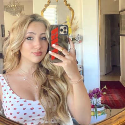 Ava Kolker tweet media