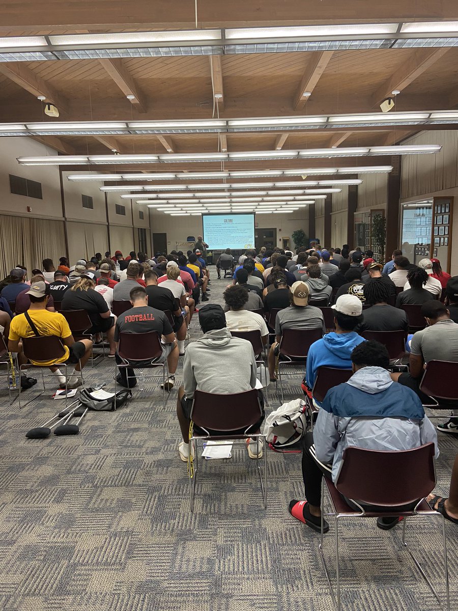 First Team Meeting ✅
Talking culture and core values tonight! 
#PEVAW #FFF #HOLDtheROPE