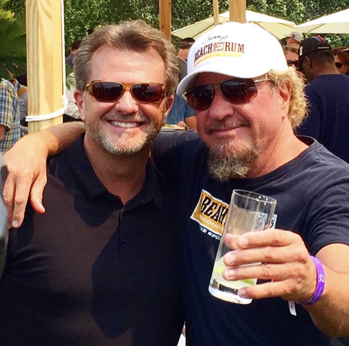 BradFanshaw's tweet photo. All week I have been posting 40th @mtv photos Had messages where’s @VanHalen figured you all knew that. Known these guys for decades now. All great friends and so many memories from backyard bbq’s, to vacations and yes concerts. 
#mtv40thanniversary #vanhalen #thecircle https://t.co/3WFdEzhJHw