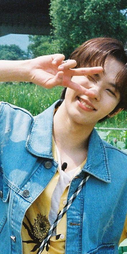 khyg__flwr's tweet photo. 🪴.just hanging out with my best friend.
                                  ♥︎                  

━━━━━━━
[ #SHOTARO #NCT #NCTU #NCTzenSelcaDay #NSD ] https://t.co/7aGsFJWyE3